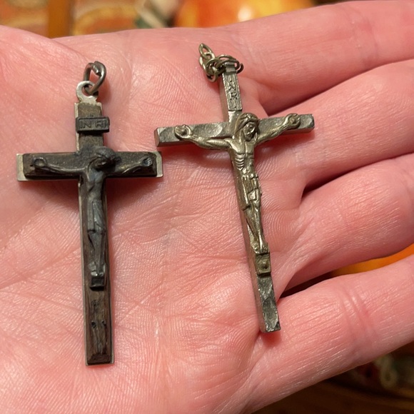 LOT of Lovely Religious Pieces - CRUCIFIX Pendants More - ITALY - Vintage - Picture 2 of 16